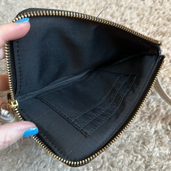 NWOT Fossil Key Design Tassel Wristlet - Picture 5 of 5